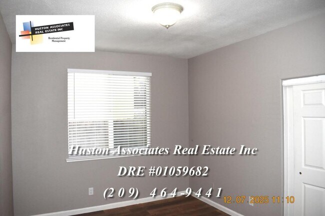 Building Photo - 1933 Cielito Dr