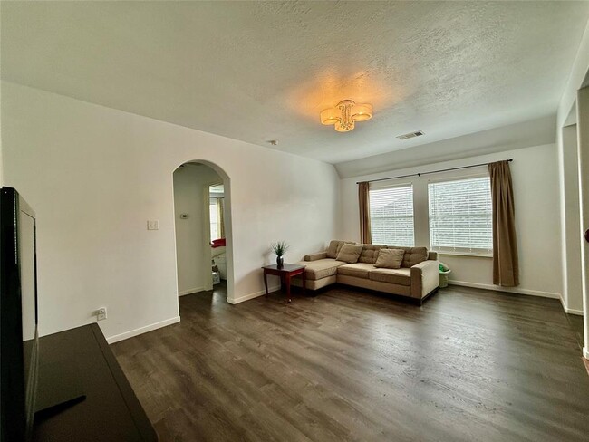 Building Photo - 804 Harvard Pointe Dr