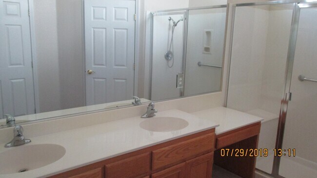 Building Photo - 451 Edgewood Dr