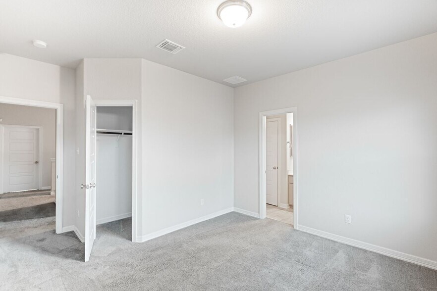 Building Photo - 2212 Dillon Pond Ln