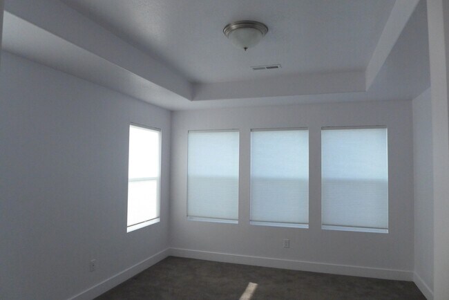 Building Photo - 1779 W Dalmeny Way