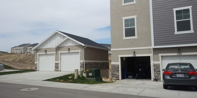 Building Photo - 4234 McKellen Dr