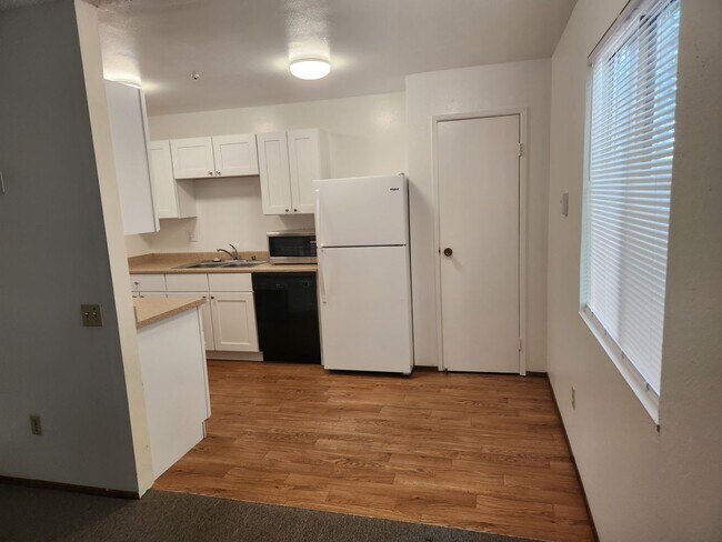 Building Photo - 828 Carlita Cir