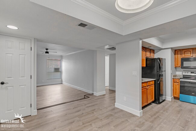 Building Photo - Updated and Spacious 2Bdm 2Ba Home in Prime North Phoenix Location!