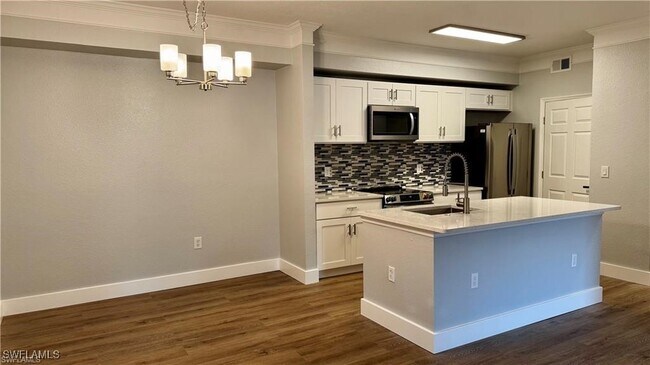 Building Photo - 11530 Villa Grand