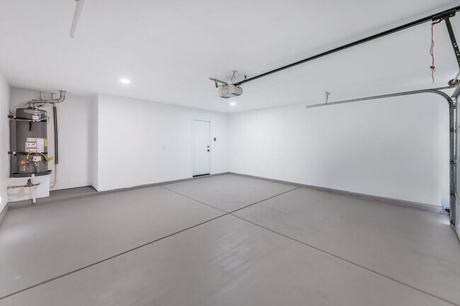 Building Photo - Modern Designer Remodel with Stylish Finishes & Spacious Outdoor Living!