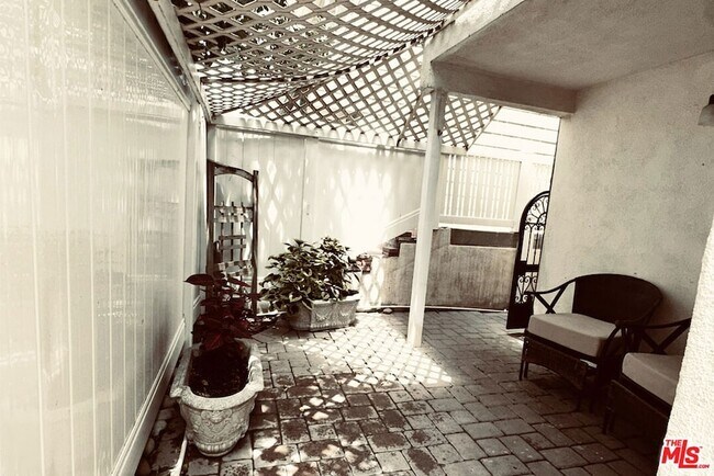 Building Photo - 3325 Harbor Blvd