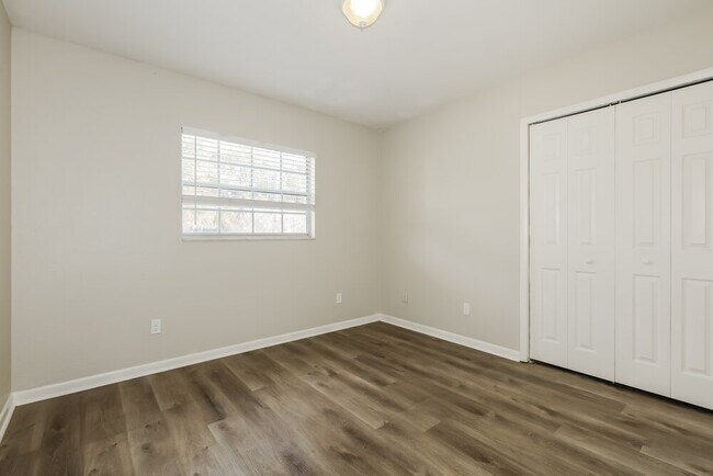 Building Photo - 11213 McMullen Loop