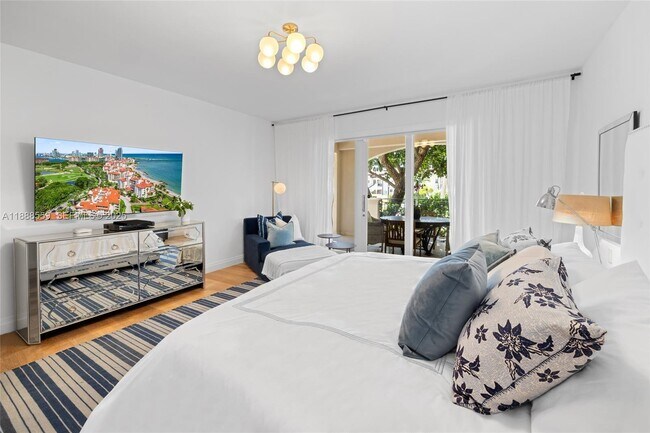 Building Photo - 19216 Fisher Island Dr