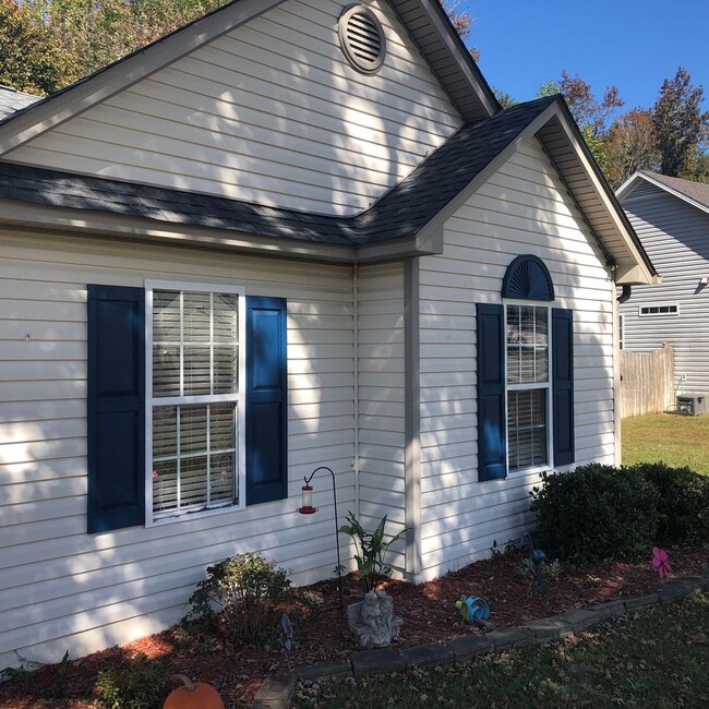 Primary Photo - 3 bedroom in Magnolia Park
