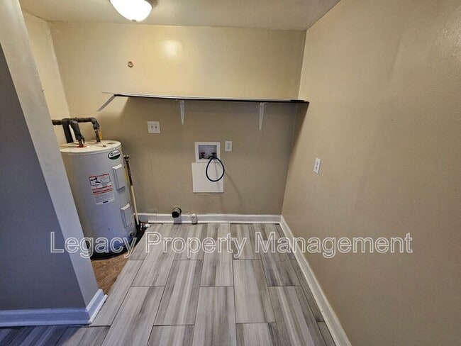 Building Photo - 1212 McCormick St