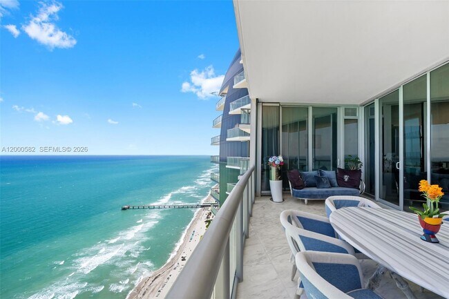 Building Photo - 17121 Collins Ave