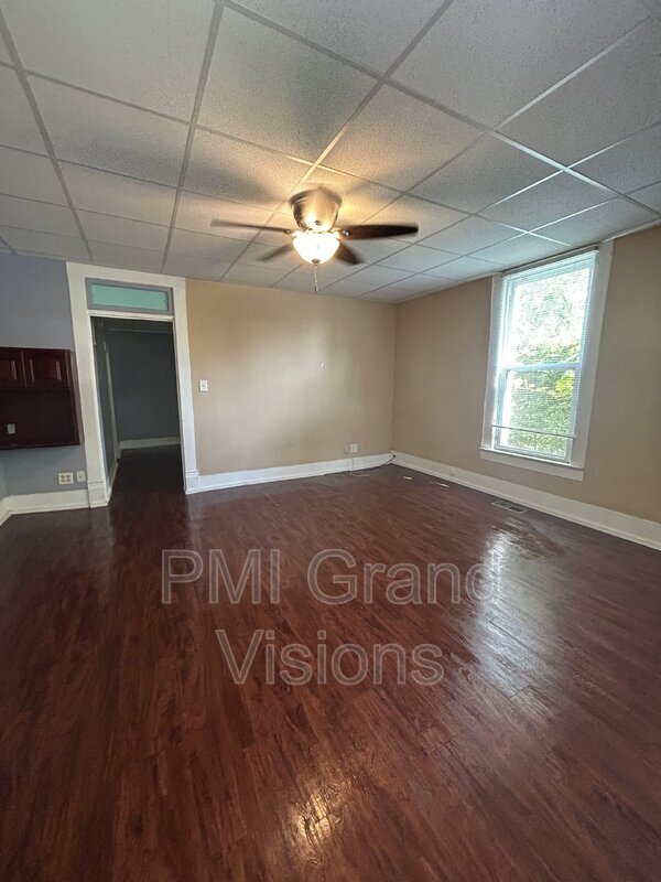 Building Photo - 321 A St