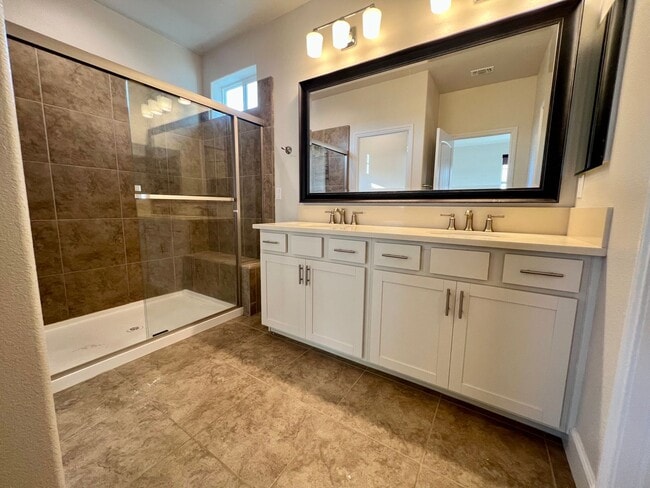 Building Photo - Lovely East Garrison 3 bedroom 2.5 bathroo...