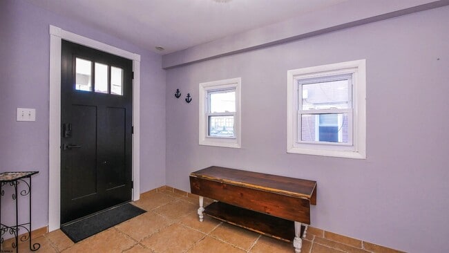 Building Photo - 26 S Oakland Ave