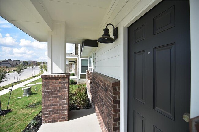 Building Photo - 373 Keefer