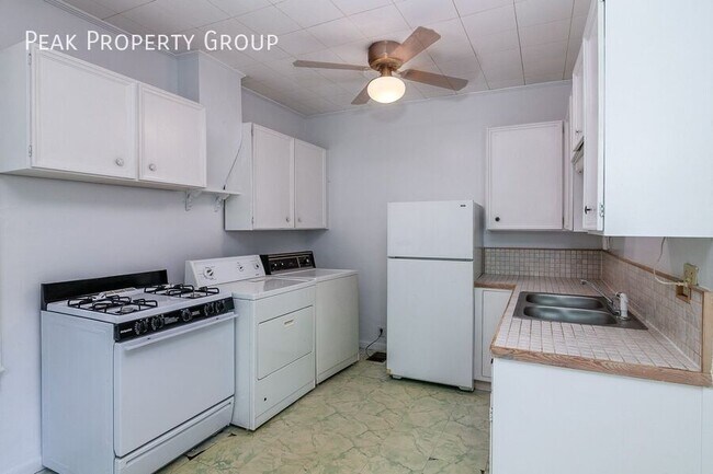 Building Photo - 522 Probasco St