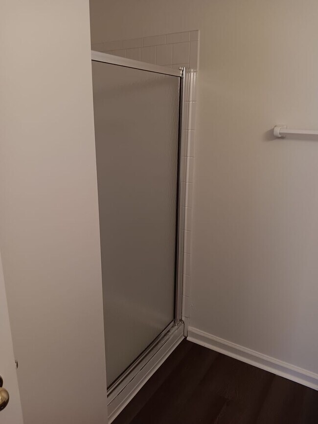 Building Photo - Spacious two bedroom two bath