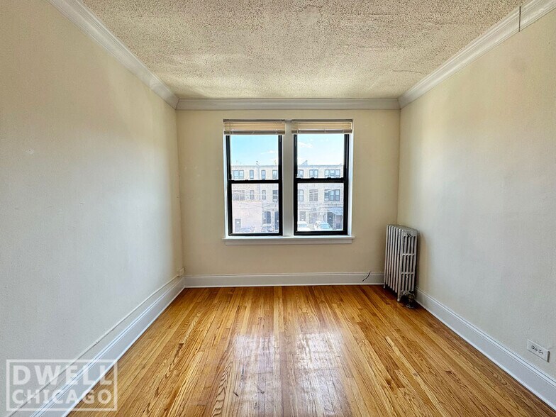 Building Photo - 2747 N Spaulding Ave