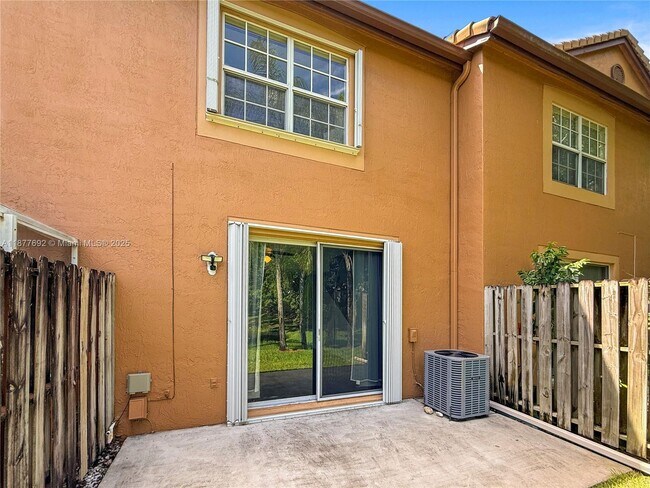 Building Photo - 1606 Veracruz Ln