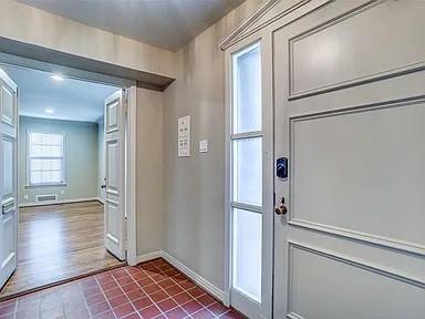 Building Photo - 4439 University Blvd