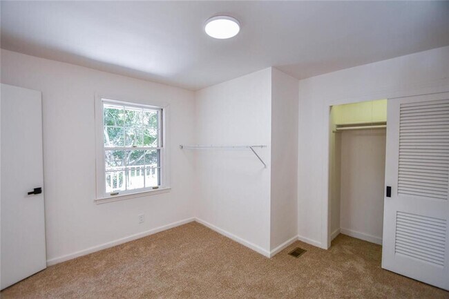 Building Photo - 17040 Birmingham Rd