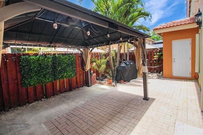 Building Photo - 8544 NW 140th Terrace