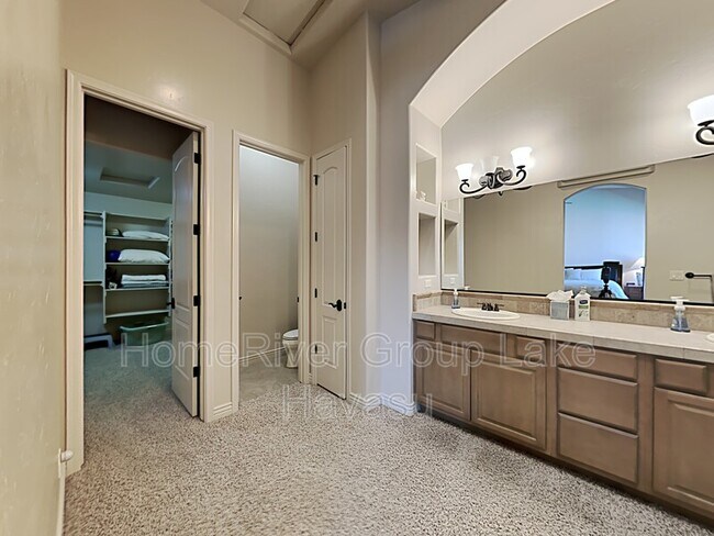 Building Photo - 1890 Ranchito Dr