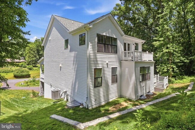 Building Photo - 15717 Tierra Dr