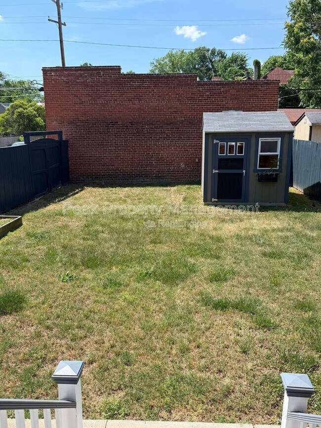 Building Photo - 3400 Carolina Ave