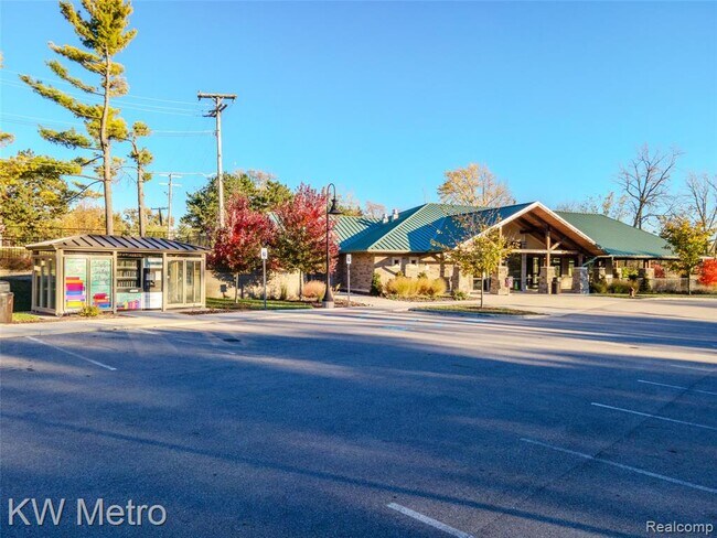 Building Photo - 2416 Shawood Dr