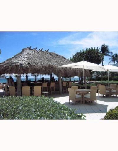 Building Photo - 3001 S Ocean Dr
