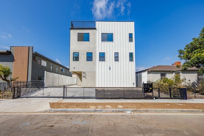 Building Photo - LUXURY in Prime Culver City