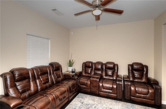 Building Photo - 1230 Dianne Dr