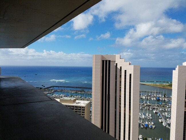 Building Photo - 1700 Ala Moana Blvd