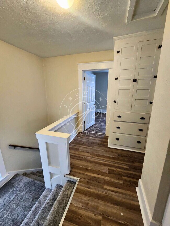 Building Photo - Must See! Fully Updated 3-Bedroom Home in West Toledo