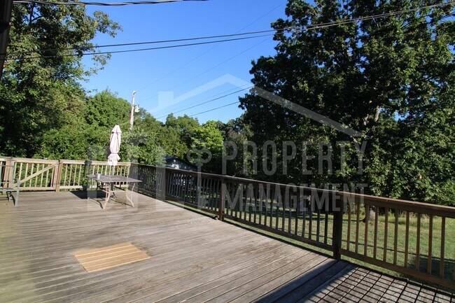 Building Photo - 231 Othello Ln