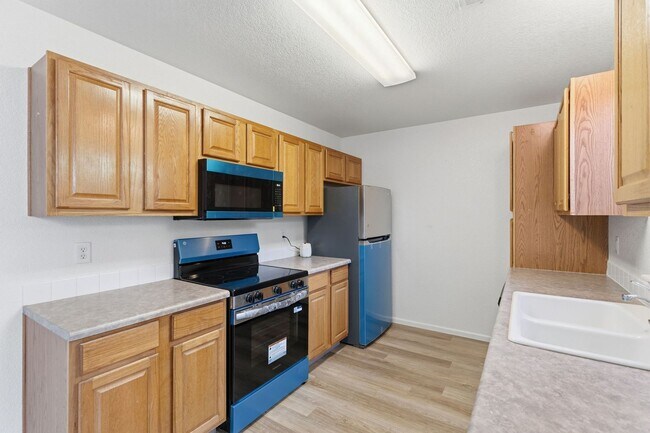 Building Photo - 802 Waterglen Dr