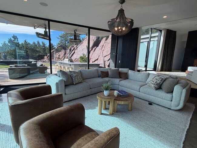 Building Photo - Private Foothills Sanctuary Minutes from Downtown | 5BD/4.5BA | Unlimited Views