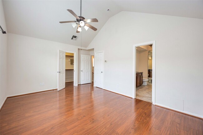 Building Photo - 3008 Clearview Cir