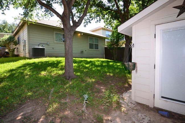 Building Photo - Bedroom 2 Bath Home in Desirable NW Bridge...