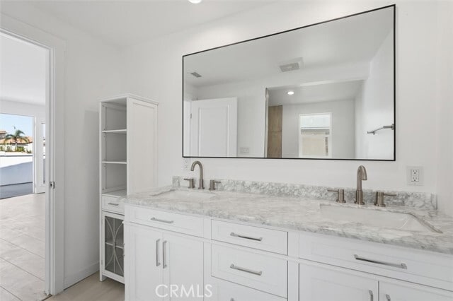 Building Photo - 720 S Catalina Ave