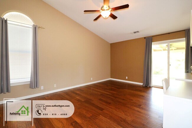 Building Photo - 5826 Beaumont Dr