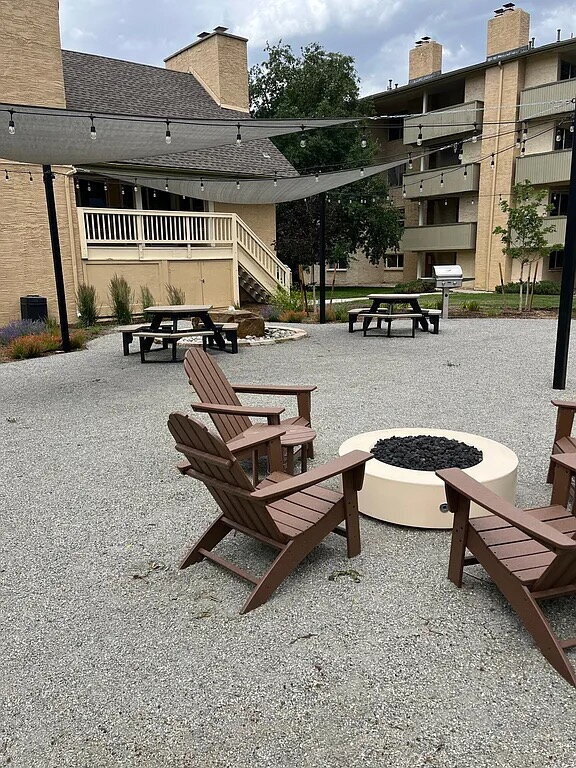 Building Photo - Beautiful 3 Bedroom Condo in Boulder!