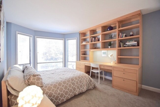 Building Photo - Peaceful and Serene 2 bedroom 2 bath