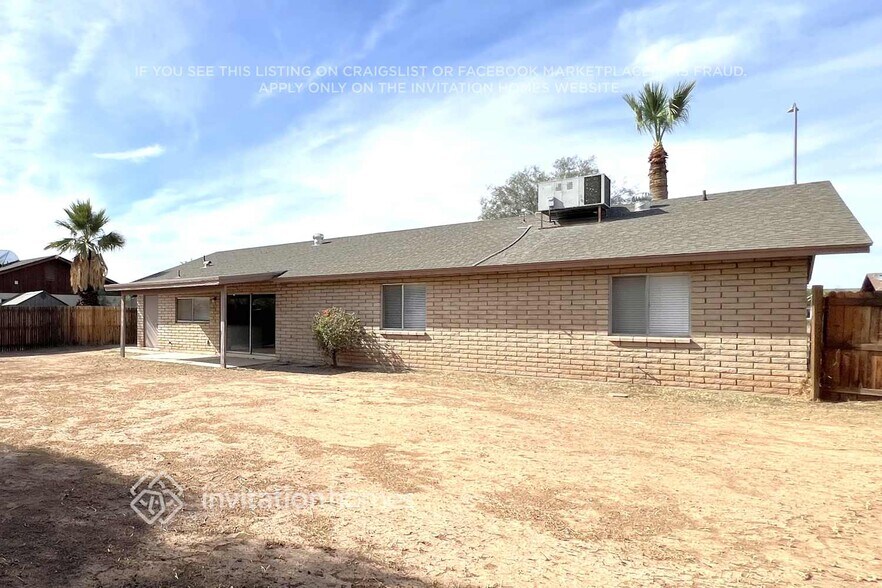 Building Photo - 1129 E Hampton Cir