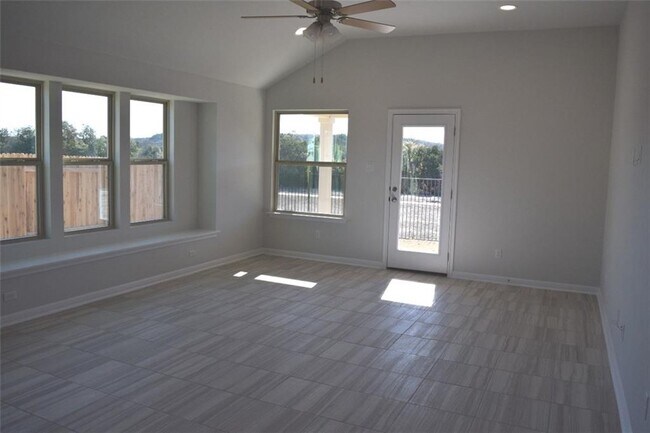 Building Photo - 2504 Caddo Canoe Dr