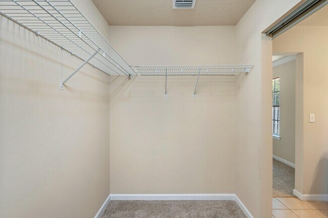 Building Photo - 2253 Lewis St