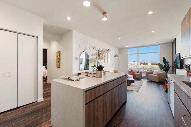 Building Photo - 1122 W Chicago Ave