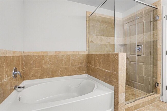 Building Photo - 10139 Benton Woods Dr